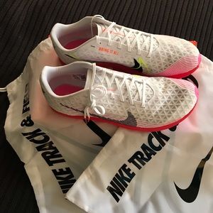 Nike Zoom Rival Waffle 5 Sneakers             Men’s Size 11/ Women’s Size 12.5